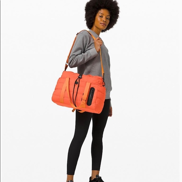 Dash All Day Duffel Bag 20L Brick Orange NWT - Picture 2 of 5
